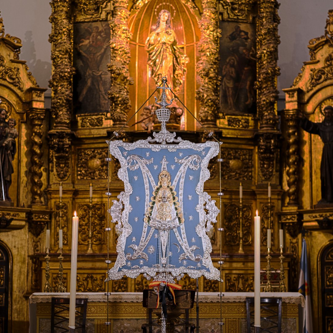 Simpecado de la Hermandad del rocío de la Linea